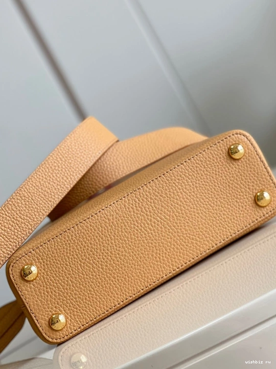 WIS LOUIS VUITTON BB CAPUCINES 0927